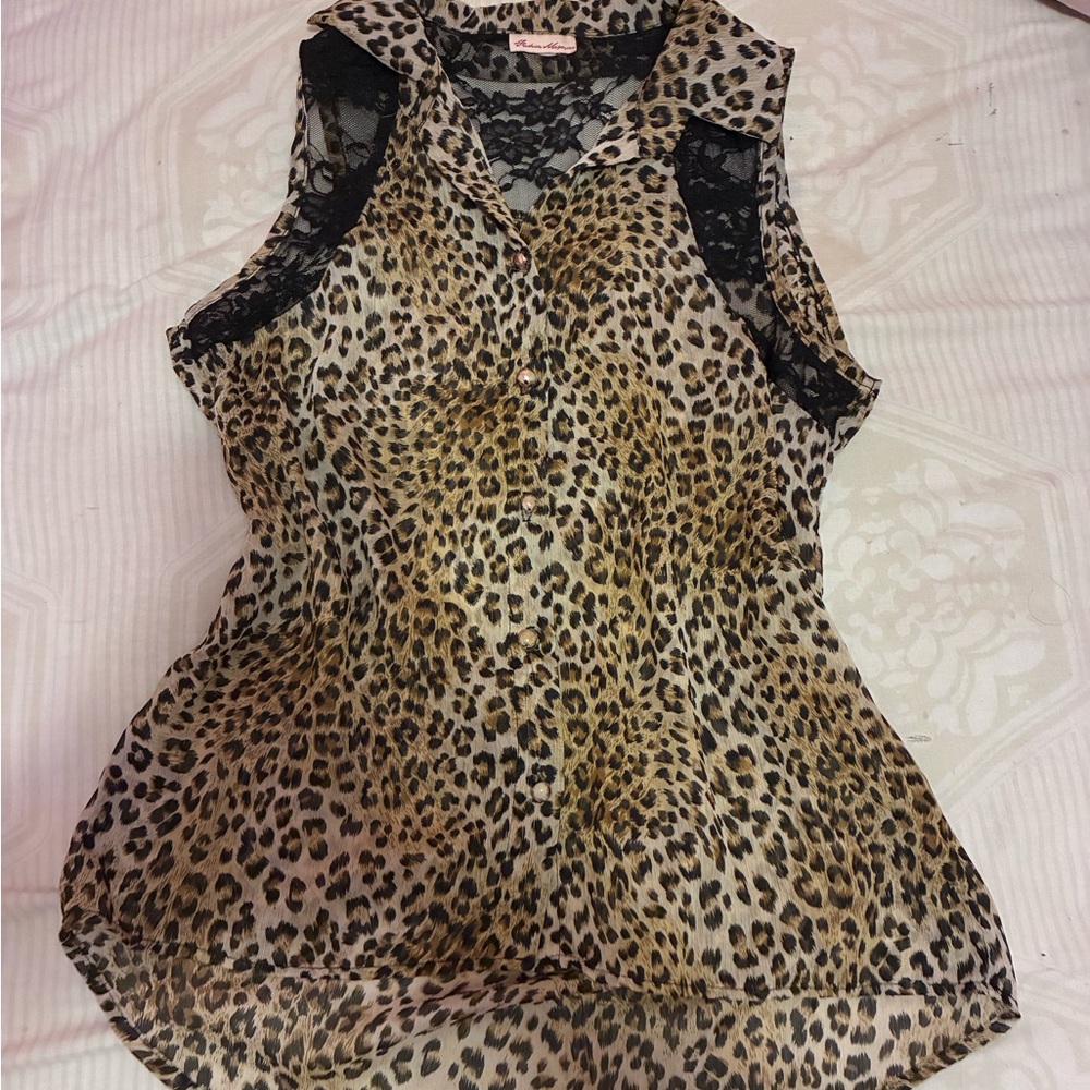 Fashion Magazine Leopard-Print Sleeveless Blouse in Brown and Black